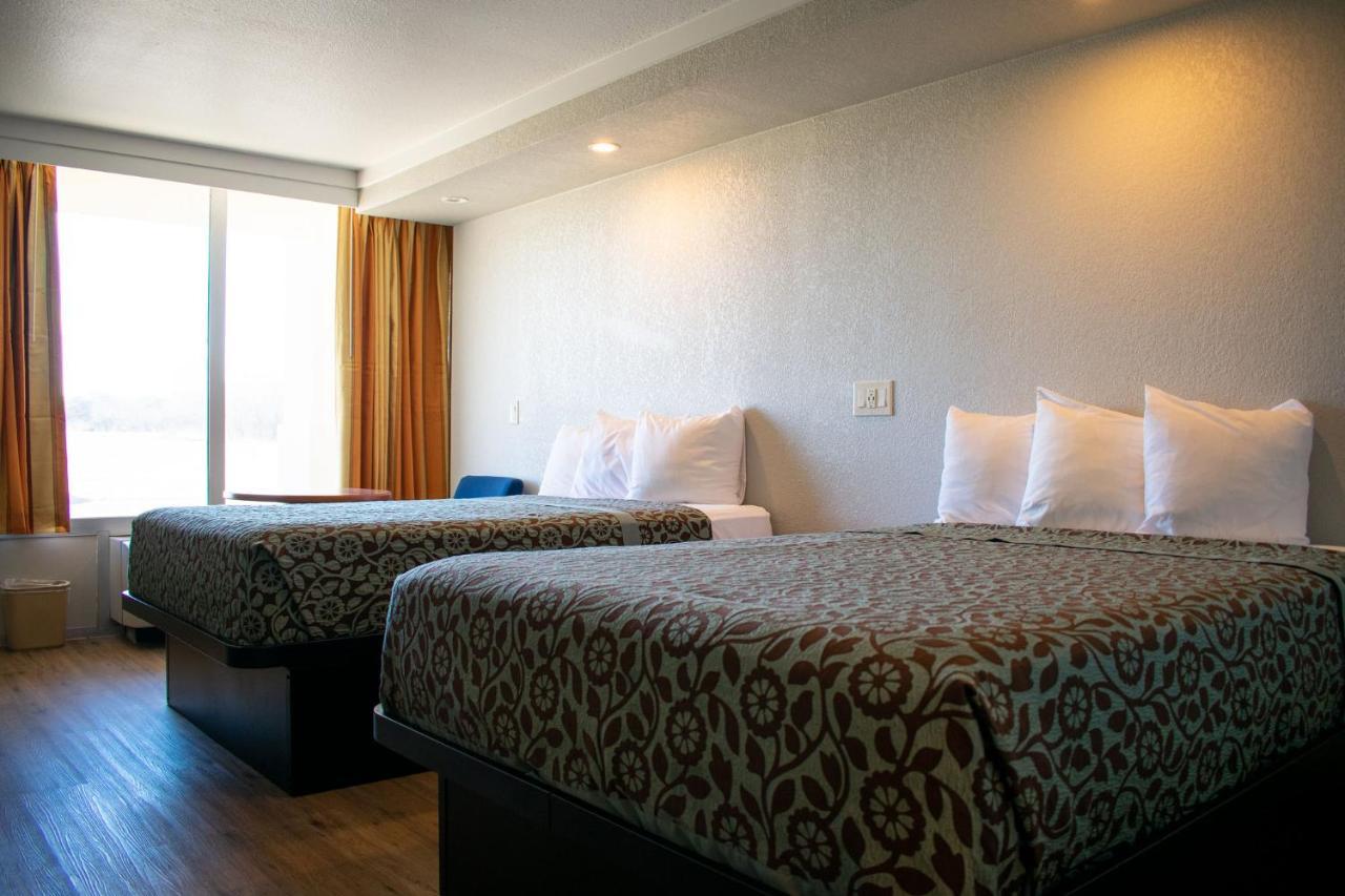 Days Inn By Wyndham Hillsboro Tx Екстер'єр фото