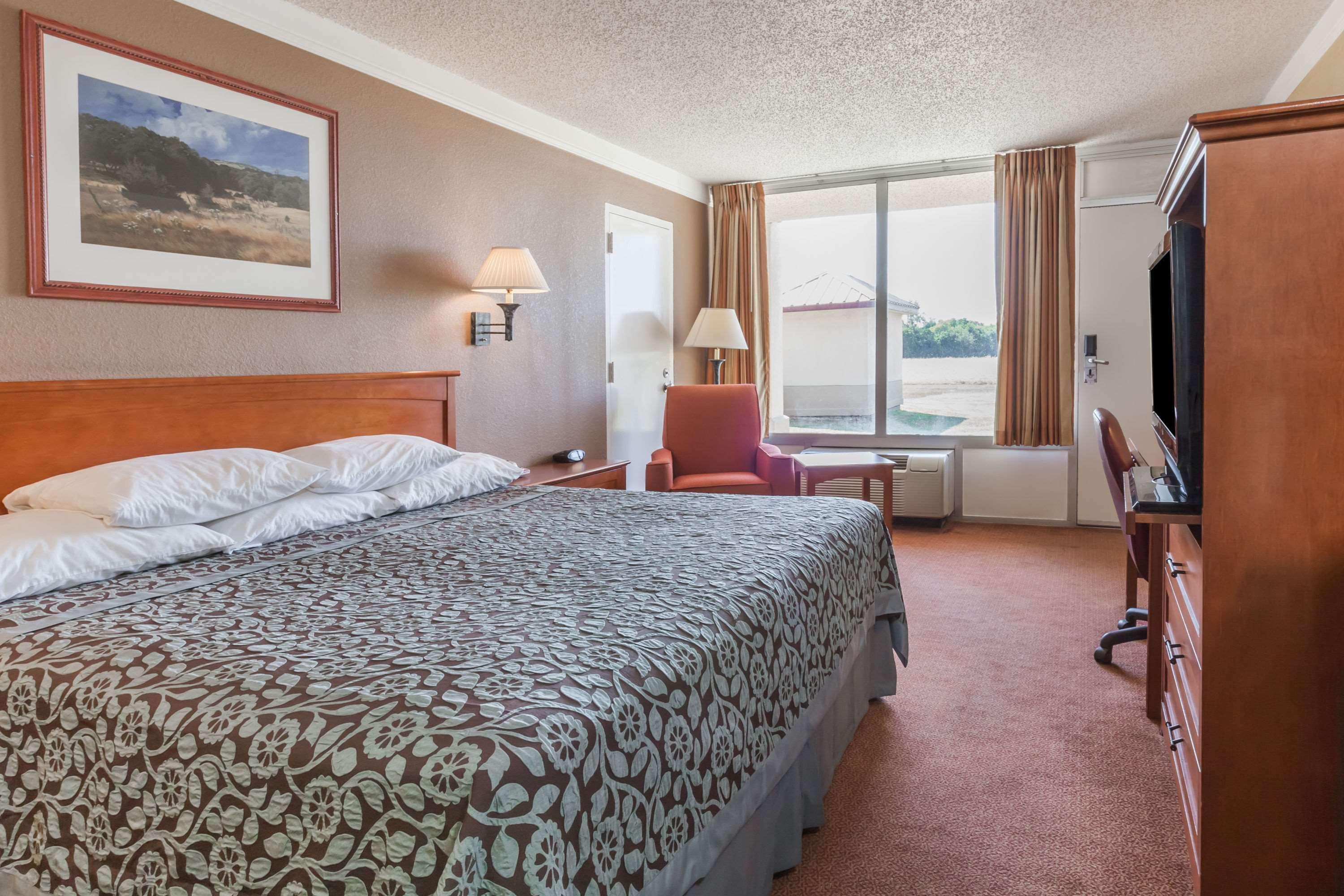 Days Inn By Wyndham Hillsboro Tx Екстер'єр фото
