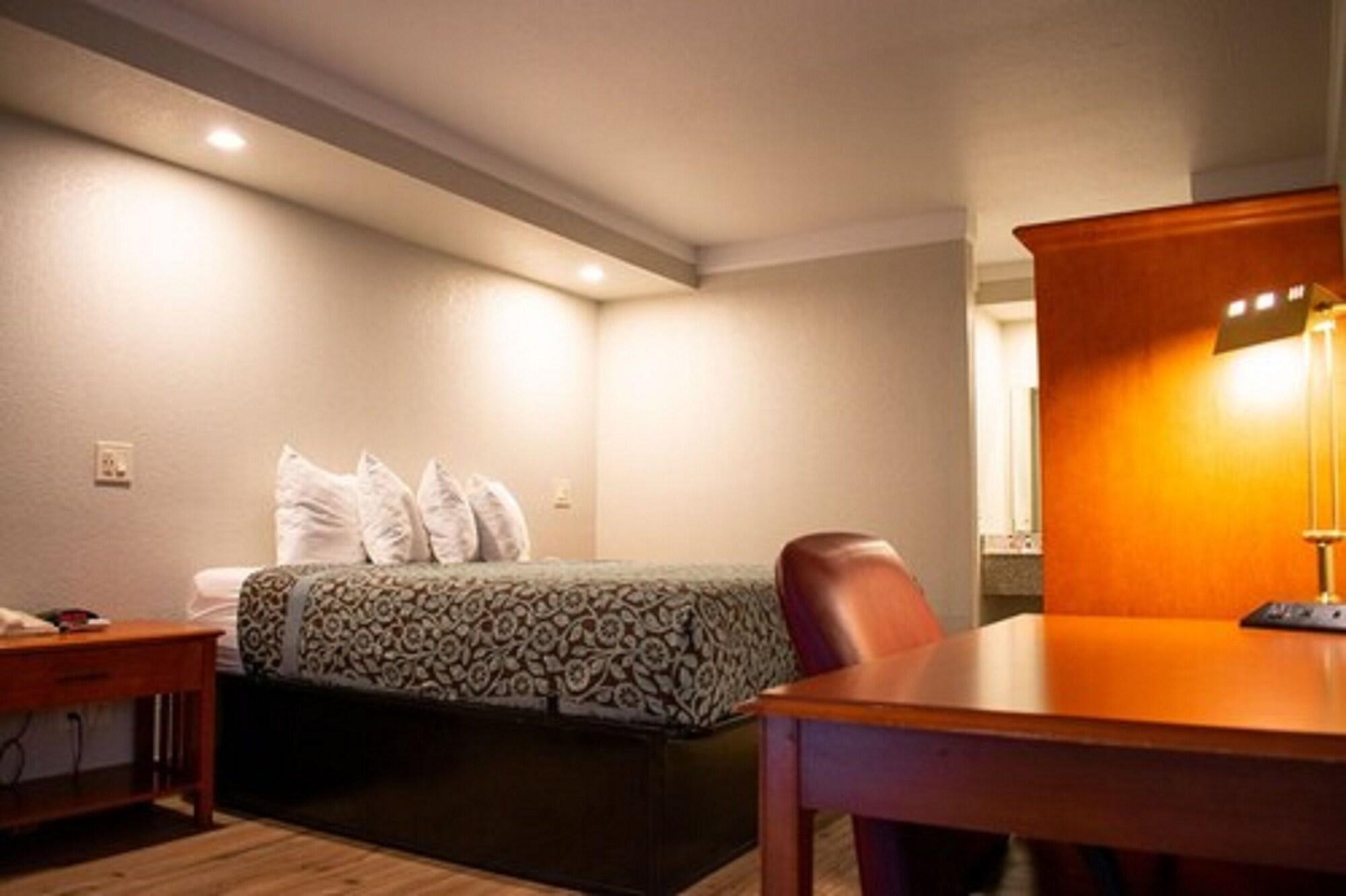 Days Inn By Wyndham Hillsboro Tx Екстер'єр фото
