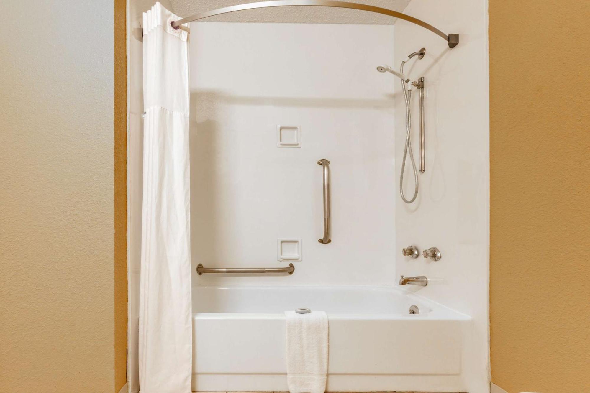 Days Inn By Wyndham Hillsboro Tx Екстер'єр фото
